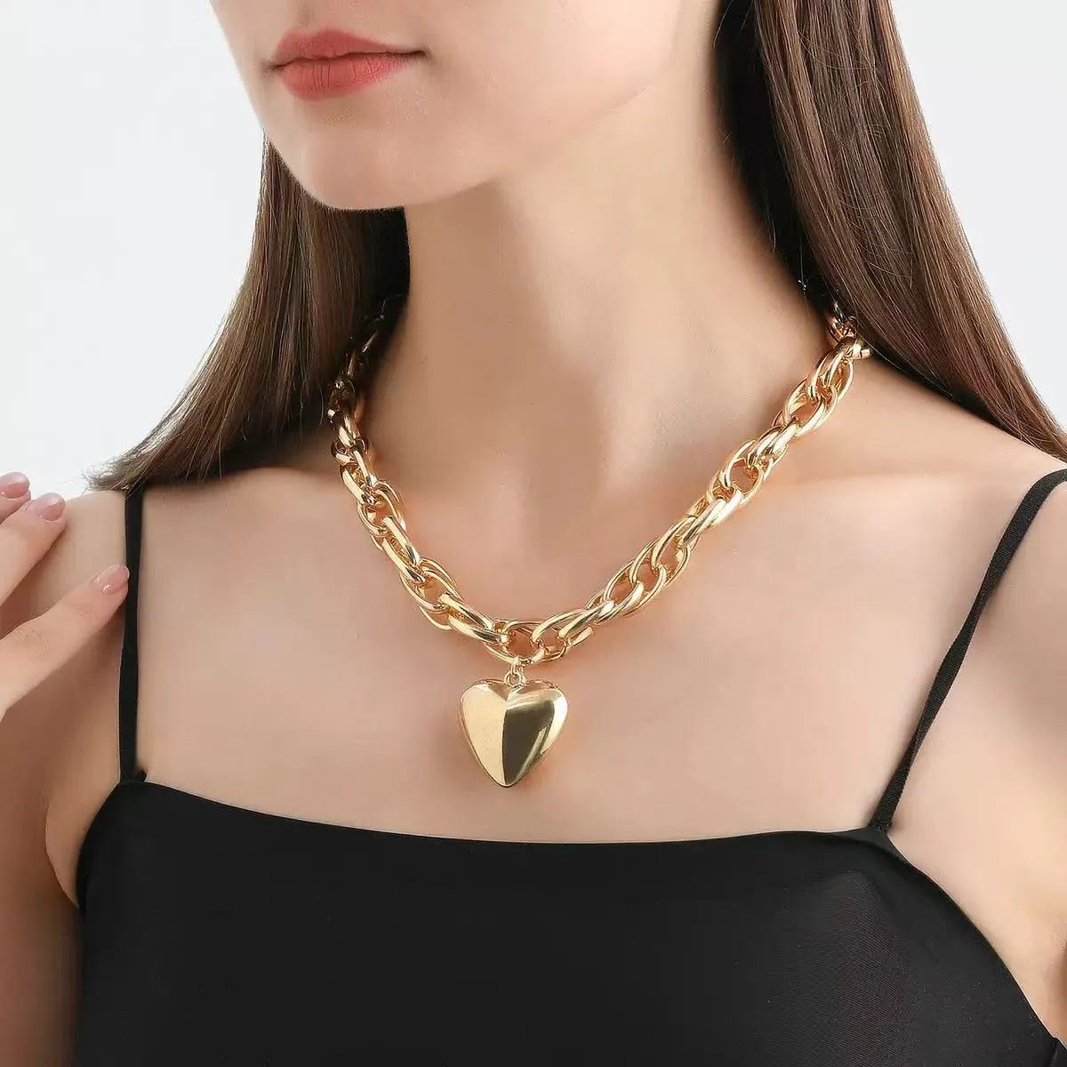 Chunky Heart - Pendant Chain Necklace