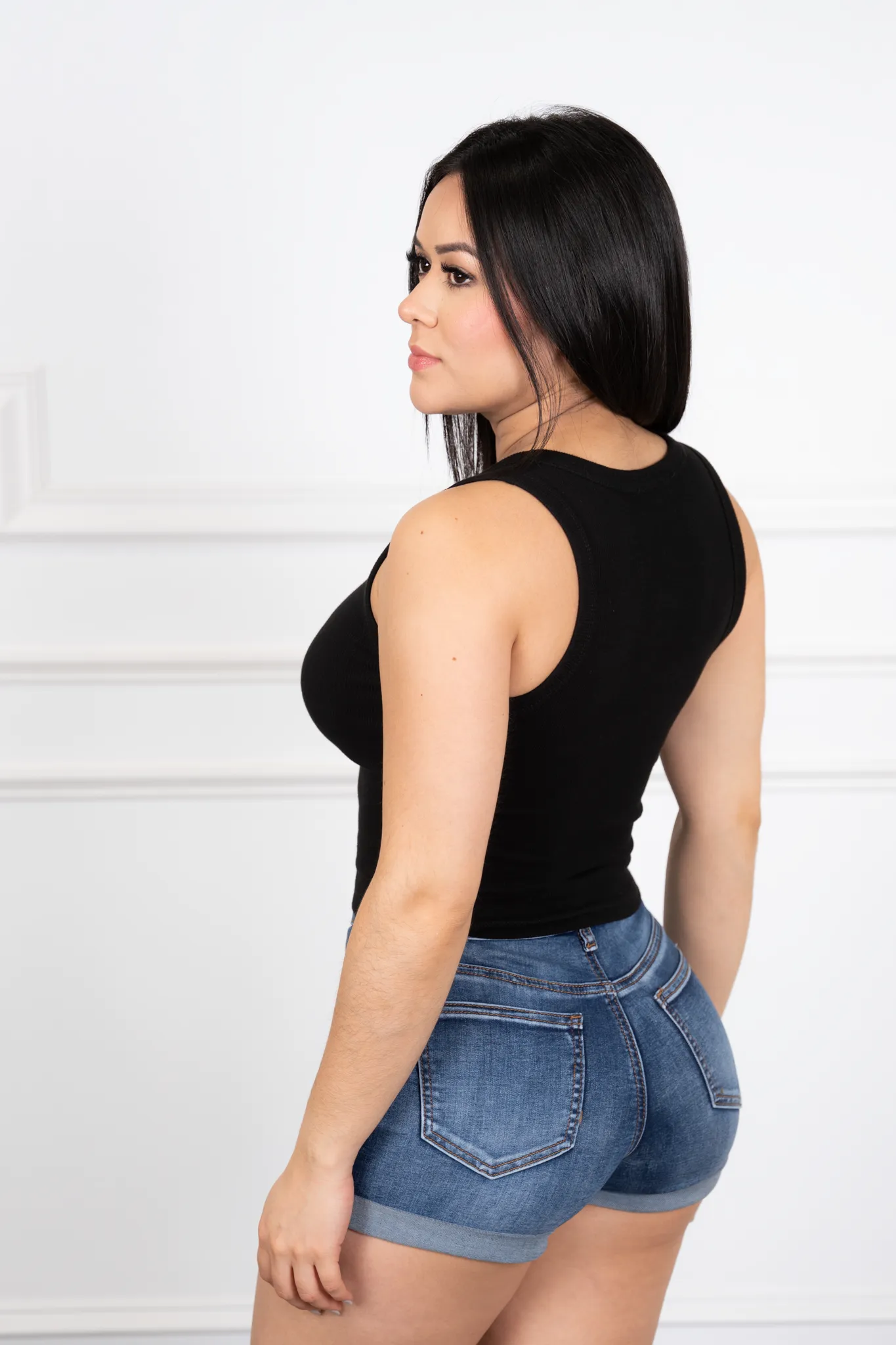 Marimar - Black Sleeveless Cropped Blouse
