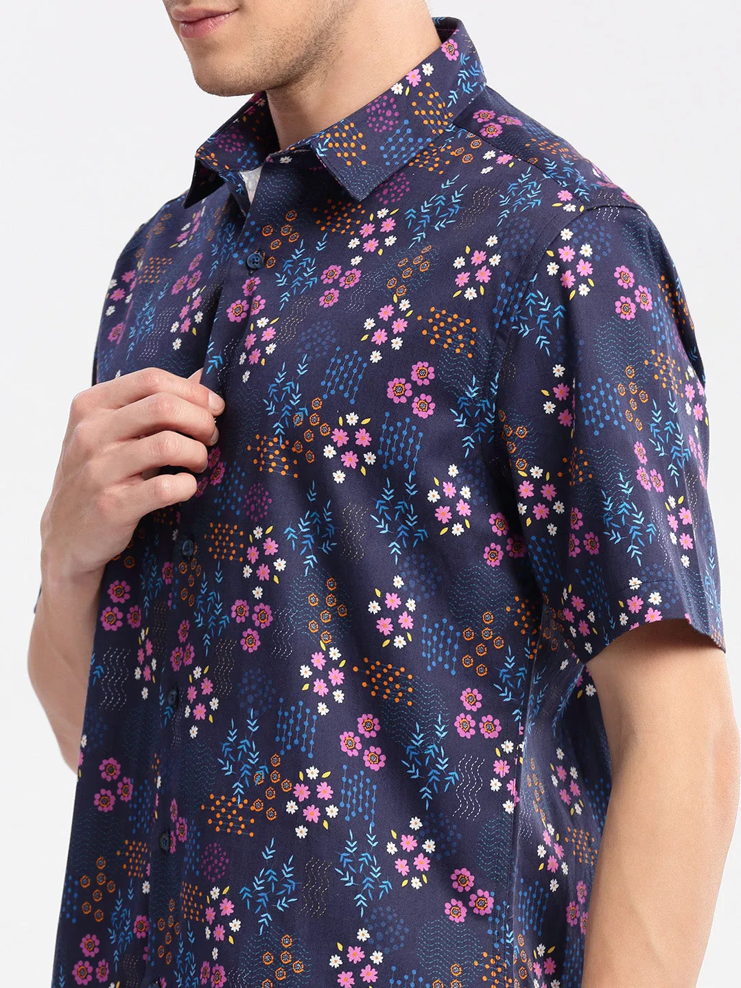 Men Navy Blue Smart Slim Fit Floral Printed Twill Weave Cotton Casual Shirt