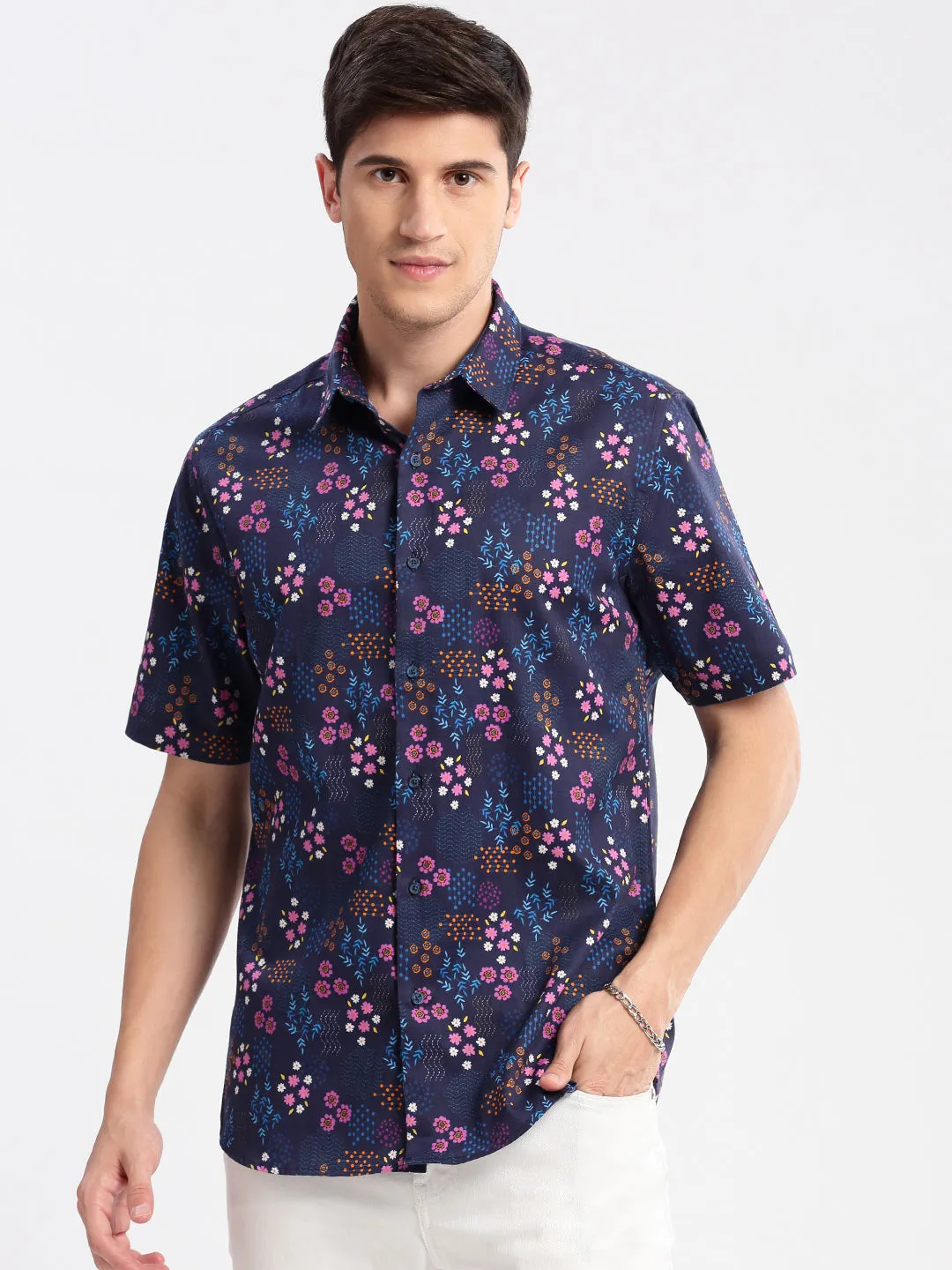 Men Navy Blue Smart Slim Fit Floral Printed Twill Weave Cotton Casual Shirt