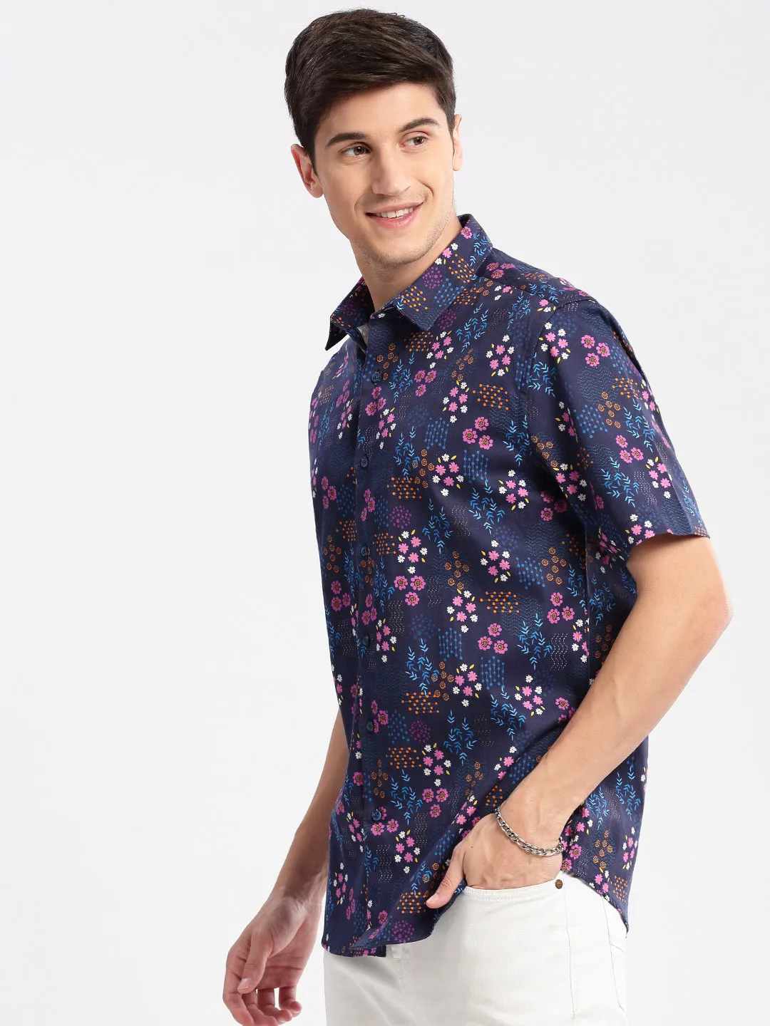Men Navy Blue Smart Slim Fit Floral Printed Twill Weave Cotton Casual Shirt